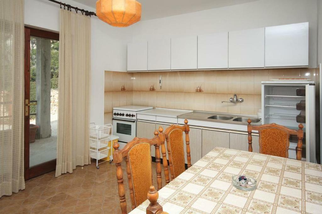 Apartmani Ujdur Omiš Extérieur photo